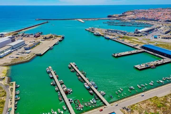 Savana House Peniche Ξενοδοχείο Εξωτερικό φωτογραφία